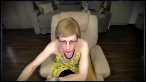 Clementine online show from October 13, 2025, 12:27 pm