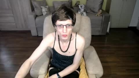Clementine online show from May 3, 2026, 8:42 am