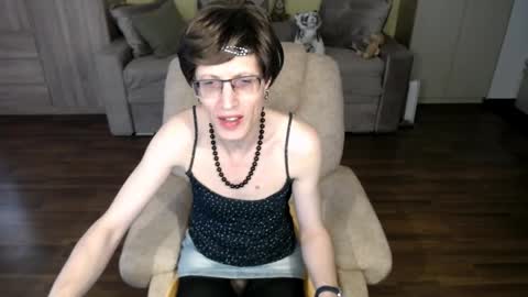 Clementine online show from May 27, 2026, 10:45 am