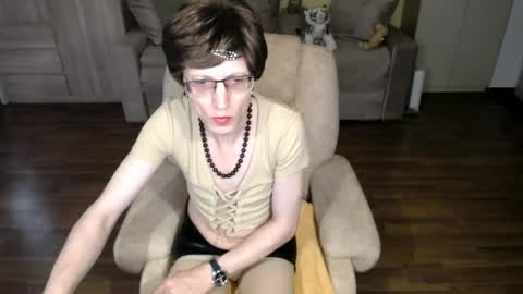 Clementine online show from June 1, 2026, 6:04 am
