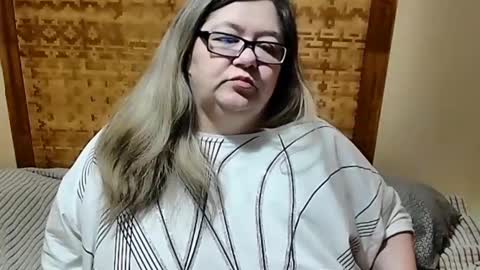 Lana online show from February 7, 2025, 9:48 pm