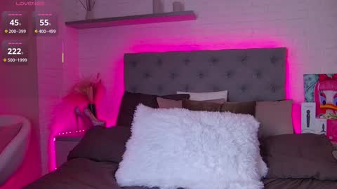 Hallie online show from February 5, 2026, 1:21 am