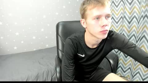 Snapshot of twelveeek chatting on October 16, 2025, 7:15 pm Angus online show from October 16, 2025, 7:15 pm