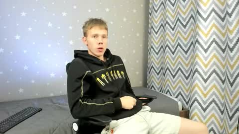 Snapshot of twelveeek chatting on October 19, 2025, 8:31 pm Angus online show from October 19, 2025, 8:31 pm