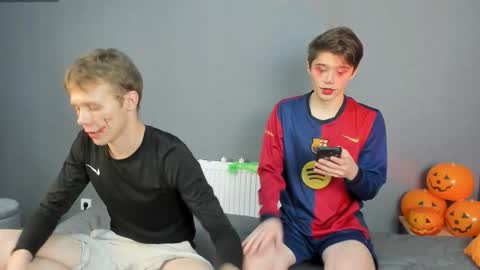 Snapshot of twelveeek chatting on November 1, 2025, 10:45 pm Angus online show from November 1, 2025, 10:45 pm