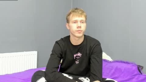 Snapshot of twelveeek chatting on November 6, 2025, 7:04 pm Angus online show from November 6, 2025, 7:04 pm