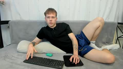 Angus online show from March 25, 2026, 6:58 pm