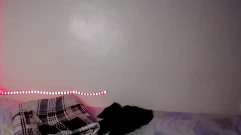 Snapshot of twilight_rose chatting on October 23, 2025, 1:54 pm Twillight online show from October 23, 2025, 1:54 pm