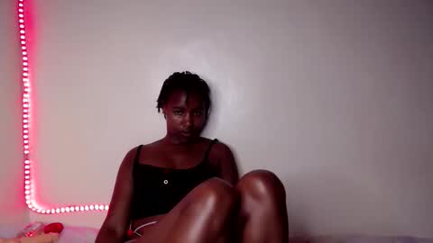 Snapshot of twilight_rose chatting on October 29, 2025, 6:48 am Twillight online show from October 29, 2025, 6:48 am