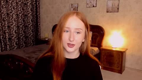 Snapshot of twilightserenade chatting on October 7, 2025, 11:18 am twilightserenade online show from October 7, 2025, 11:18 am