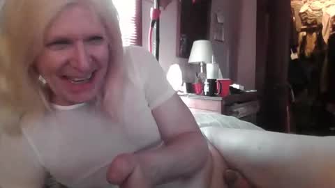 Kitten online show from February 28, 2026, 2:29 pm