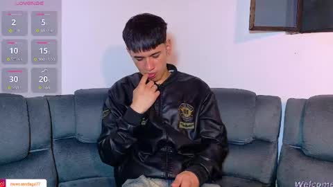 Snapshot of twink_daren chatting on April 16, 2026, 6:52 pm Mr Daren online show from April 16, 2026, 6:52 pm