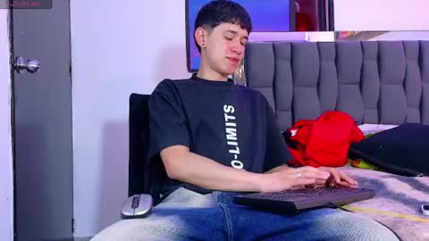 Snapshot of twink_daren chatting on June 20, 2026, 7:27 pm Mr Daren online show from June 20, 2026, 7:27 pm
