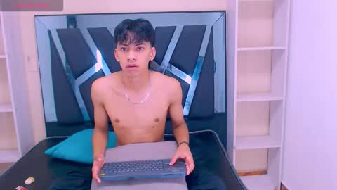 twink_sebas online show from February 9, 2026, 3:54 am