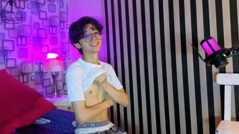 Snapshot of twink_sebas7 chatting on April 19, 2026, 12:26 pm Sebastin online show from April 19, 2026, 12:26 pm