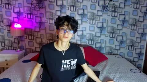 Snapshot of twink_sebas7 chatting on April 28, 2026, 12:21 pm Sebastin online show from April 28, 2026, 12:21 pm