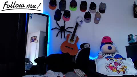 Snapshot of twink_sebas_ chatting on December 2, 2024, 5:48 pm Bad boy sebastian online show from December 2, 2024, 5:48 pm