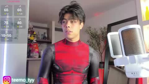 twink_teemo online show from May 8, 2026, 9:42 pm