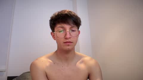 Snapshot of twinkie_19_004 chatting on January 27, 2025, 4:20 am Santiago online show from January 27, 2025, 4:20 am