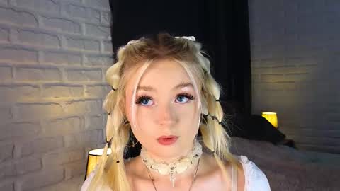 twinklefluff online show from October 10, 2025, 4:06 pm