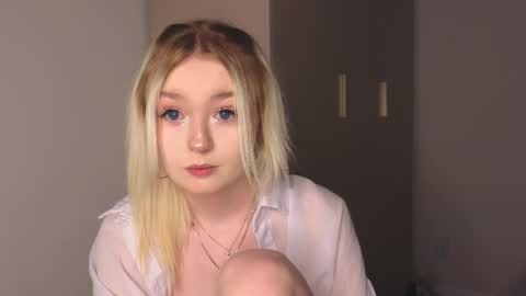 twinklefluff online show from January 19, 2026, 4:33 pm