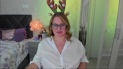 Snapshot of twinklingstar_ chatting on December 25, 2024, 7:13 pm twinklingstar_ online show from December 25, 2024, 7:13 pm
