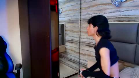 twinslovers_ online show from November 21, 2025, 3:38 am