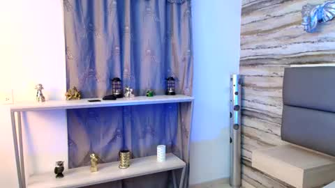 twinslovers_ online show from November 24, 2025, 3:39 am