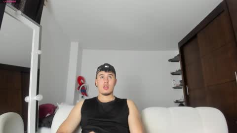 twintease online show from November 13, 2025, 2:27 pm