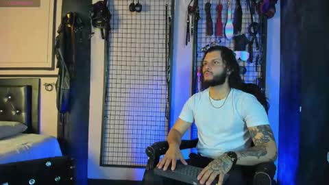 Clio  Tadeo online show from September 16, 2025, 5:08 am