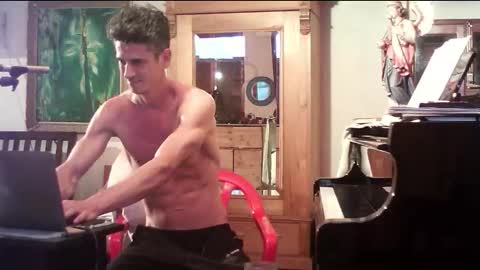 Snapshot of twoforallprivate chatting on November 5, 2025, 9:48 pm TobeBritta online show from November 5, 2025, 9:48 pm