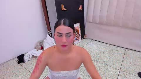 Snapshot of twogirls2boys chatting on July 10, 2026, 3:55 am Sara LoenardNataly and Emilio online show from July 10, 2026, 3:55 am