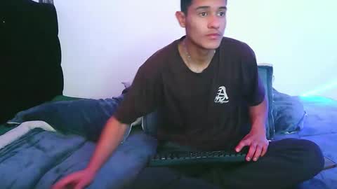 twoguysshohot online show from September 12, 2025, 1:38 am