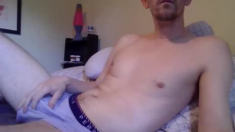 Snapshot of twohandandmore chatting on April 30, 2026, 1:28 pm twohandandmore online show from April 30, 2026, 1:28 pm