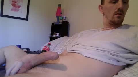 Snapshot of twohandandmore chatting on May 1, 2026, 1:37 pm twohandandmore online show from May 1, 2026, 1:37 pm