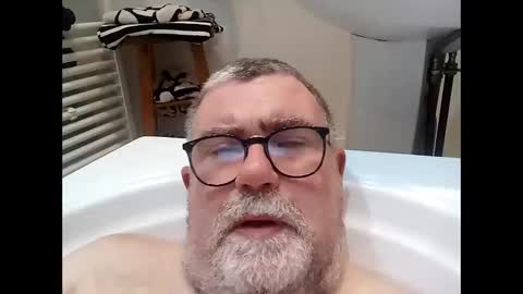 twohats2810 online show from January 15, 2026, 7:28 pm