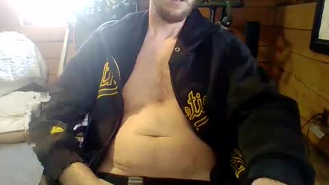 Snapshot of twootall chatting on February 18, 2025, 5:21 pm twootall online show from February 18, 2025, 5:21 pm