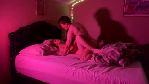 Snapshot of twoundercovers chatting on October 16, 2025, 2:12 am twoundercovers online show from October 16, 2025, 2:12 am