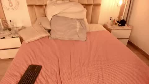 Twiggy online show from February 4, 2025, 11:38 pm