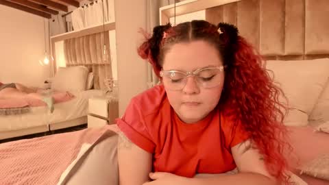 Twiggy online show from February 7, 2025, 11:55 pm