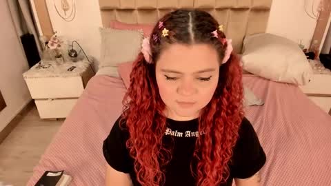 Twiggy online show from February 19, 2025, 3:06 am