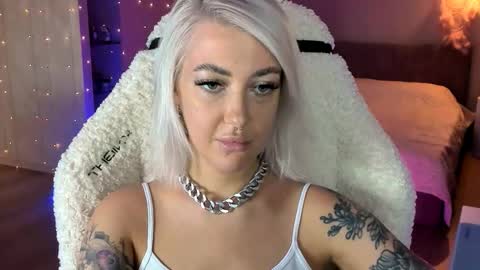 Miley online show from November 1, 2025, 11:12 am