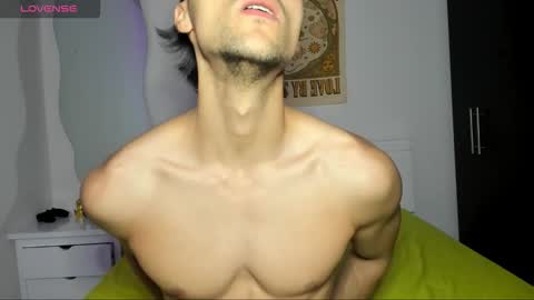 tyler_axel online show from February 9, 2026, 3:32 am