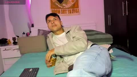 tyler_axel online show from May 4, 2026, 1:45 am