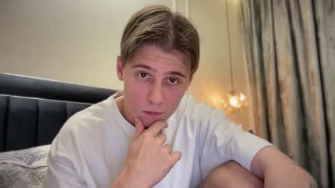 tyler_garrner online show from November 2, 2025, 2:30 pm