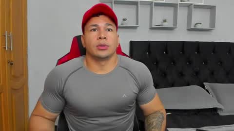 tyler_hank1 online show from June 12, 2026, 10:41 pm