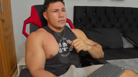 tyler_hank1 online show from June 21, 2026, 12:24 am