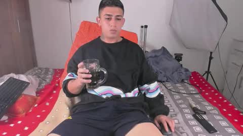 tyler_kane13 online show from September 9, 2025, 10:15 am