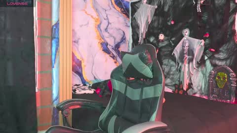 Snapshot of tyler_price01 chatting on October 28, 2025, 8:33 pm Tyler online show from October 28, 2025, 8:33 pm