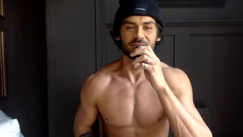 tylerjamesxxx_ online show from September 11, 2025, 9:31 am